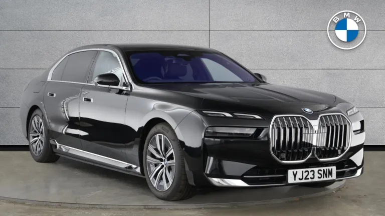 BMW 7 Series 3.0 750e 22.1kWh Excellence Auto xDrive Euro 6 (s/s) 4dr (YJ23SNM) - Hero Image