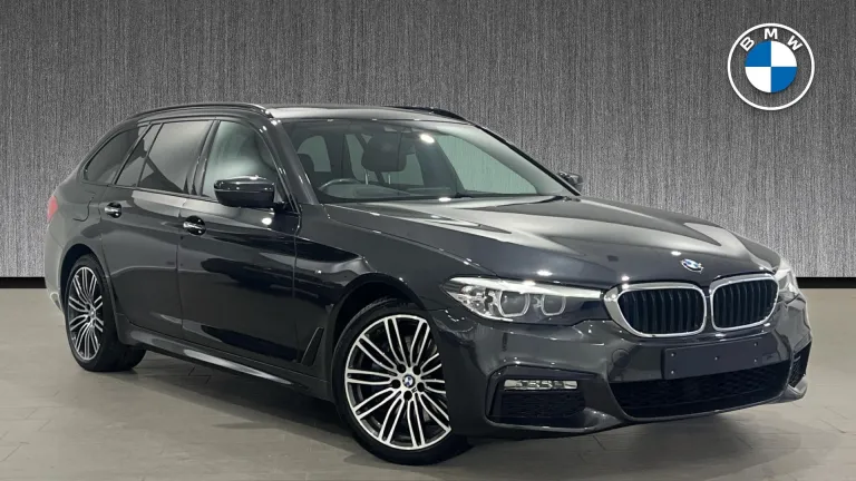 BMW 5 Series 3.0 530d M Sport Touring Auto xDrive Euro 6 (s/s) 5dr (CT18KOD) - Hero Image