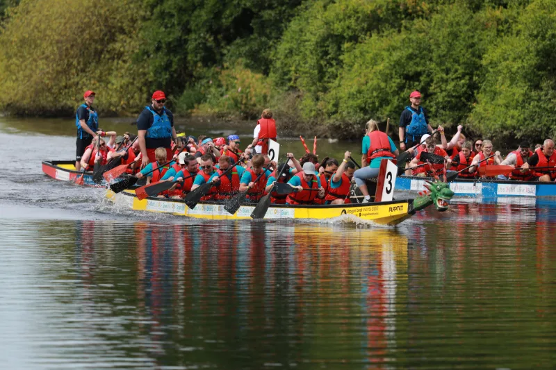 Halliwell Jones MINI Take 3rd Place in the 2024 St. Rocco's Hospice Boat Race - Image 416648/6