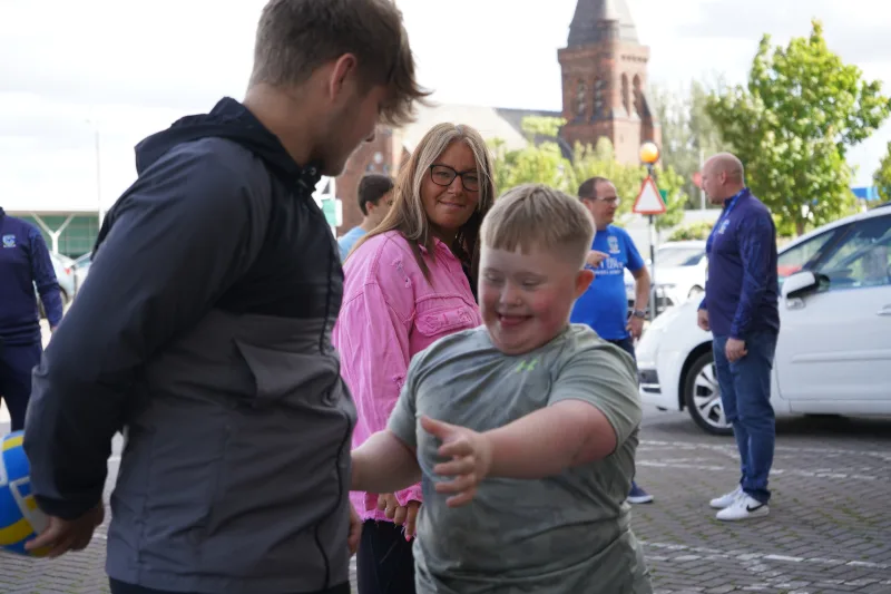 Halliwell Jones MINI and Warrington Wolves Treat Fans to an Unforgettable Day at Gulliver's World - Image 417322/4