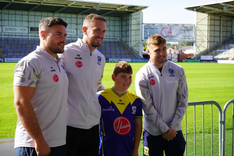 Halliwell Jones MINI and Warrington Wolves Treat Fans to an Unforgettable Day at Gulliver's World - Image 417322/1