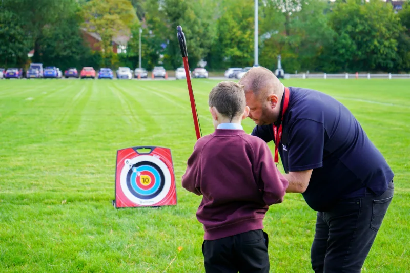 Halliwell Jones Joins Ecolab Family & Friends Fun Day with Big Love Activities - Image 419825/4