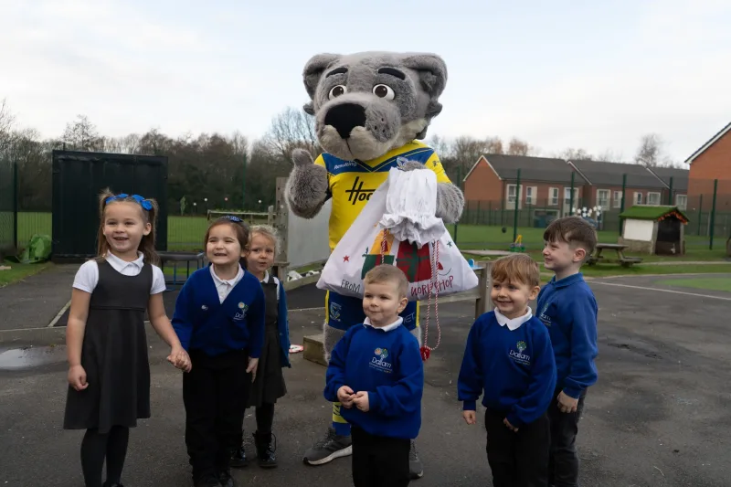 Spreading Festive Cheer at Dallam Primary School - Image 529304/3