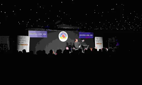 Halliwell Jones MINI Proudly Sponsors the Southport Comedy Festival 2024